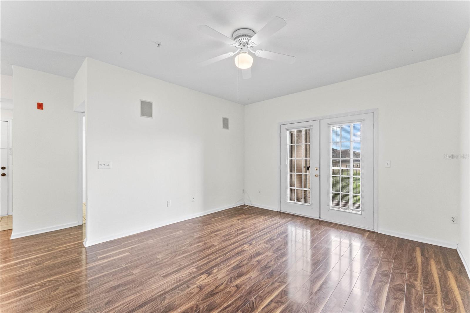 Image 6 of 18 For 14341 Fredricksburg Drive 1005