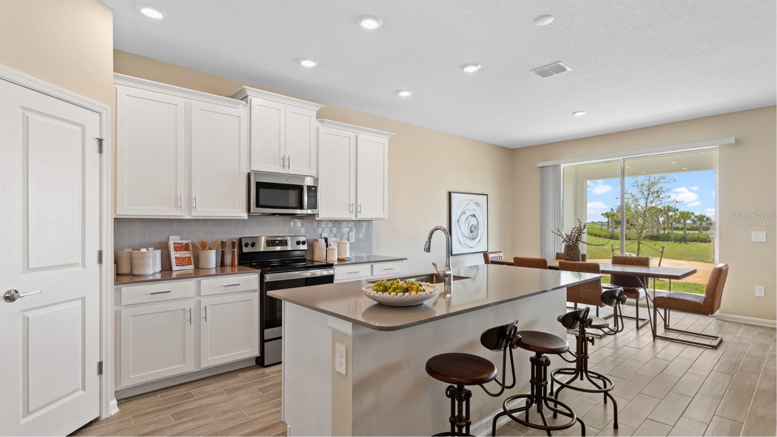 Image 2 of 22 For 5644 Lemon Grass Street