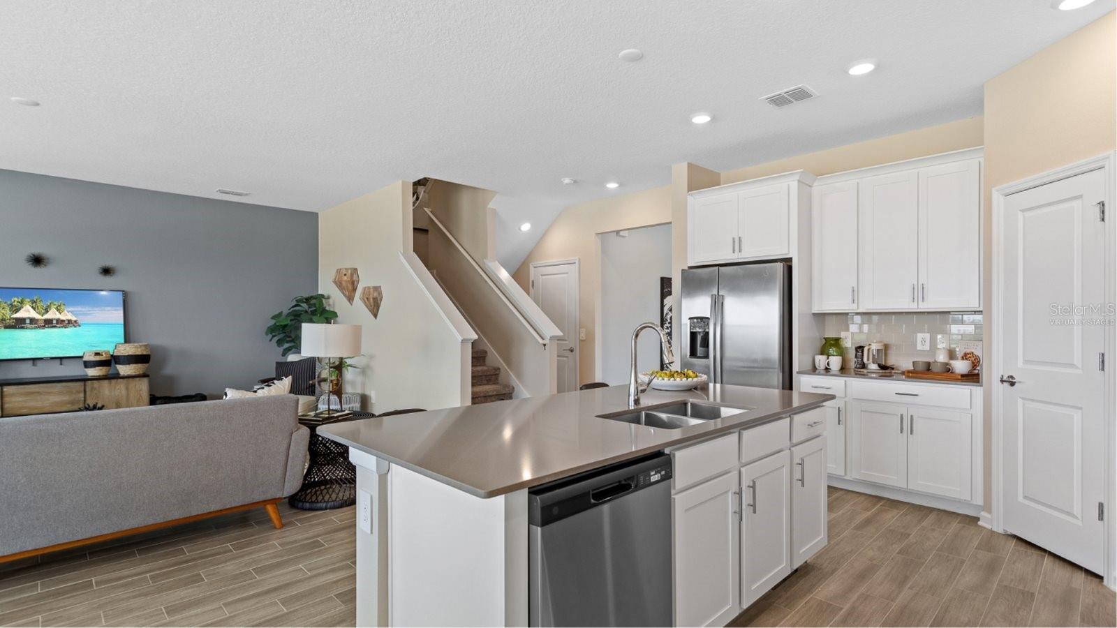 Image 3 of 22 For 5644 Lemon Grass Street