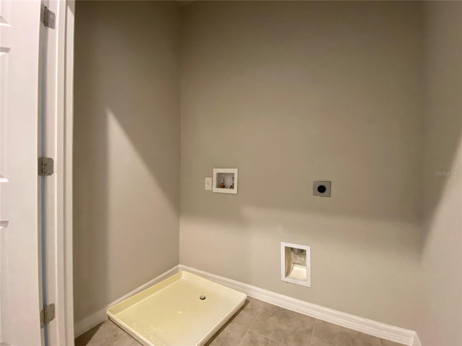 Image 20 of 28 For 1603 Grand Rue Drive