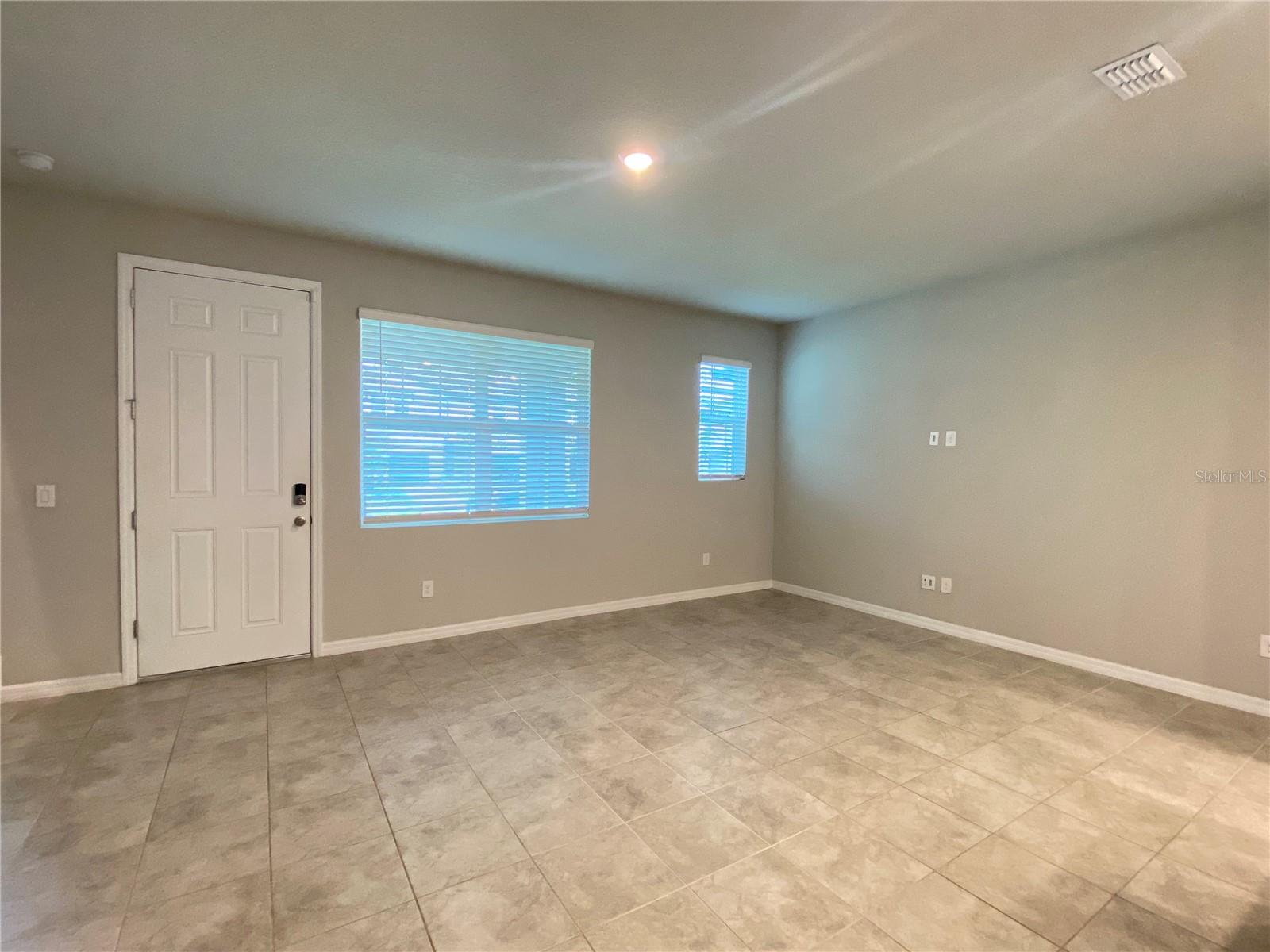 Image 9 of 28 For 1603 Grand Rue Drive