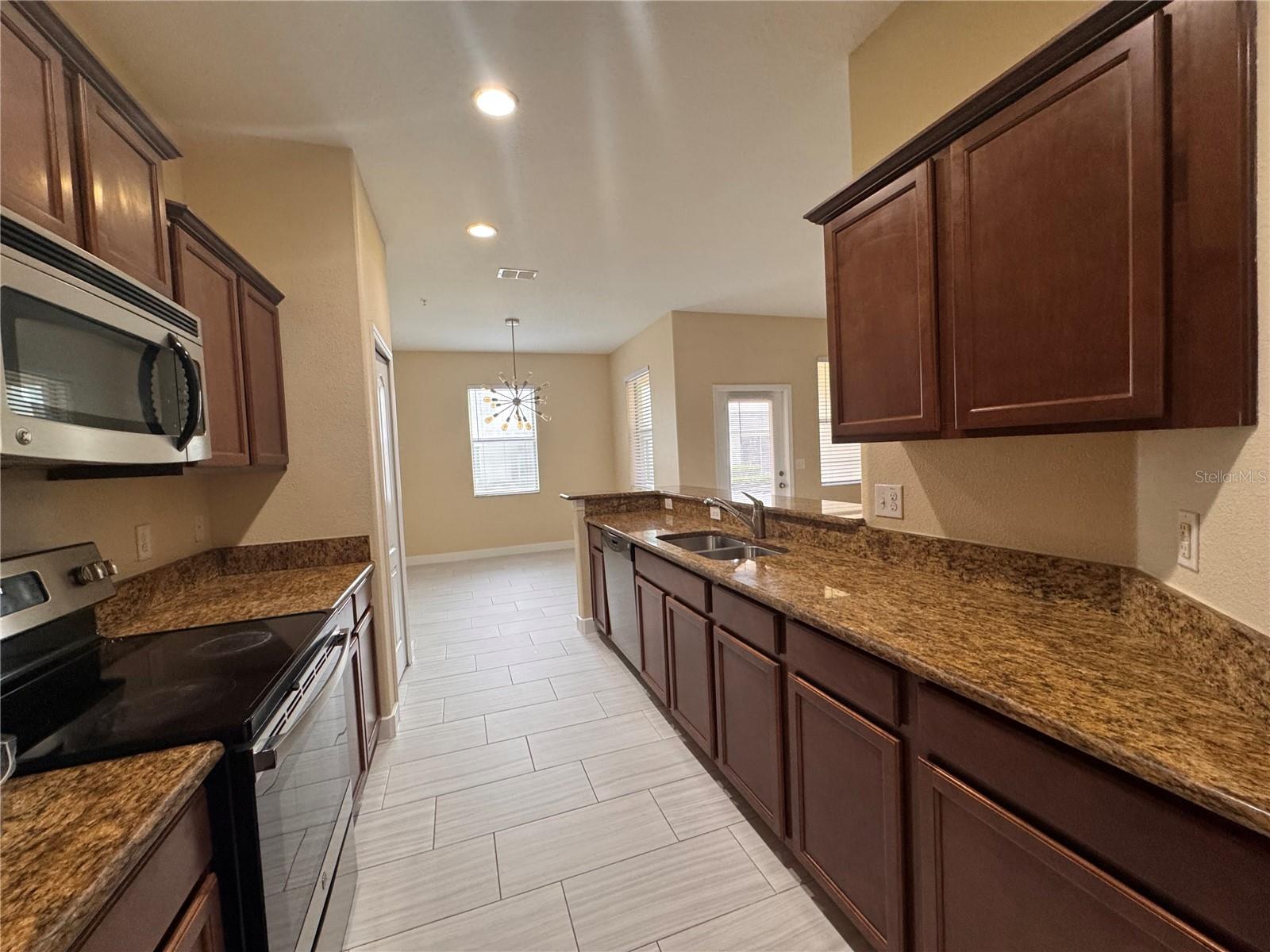 Image 11 of 27 For 15511 Campden Street