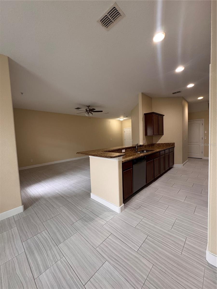 Image 12 of 27 For 15511 Campden Street