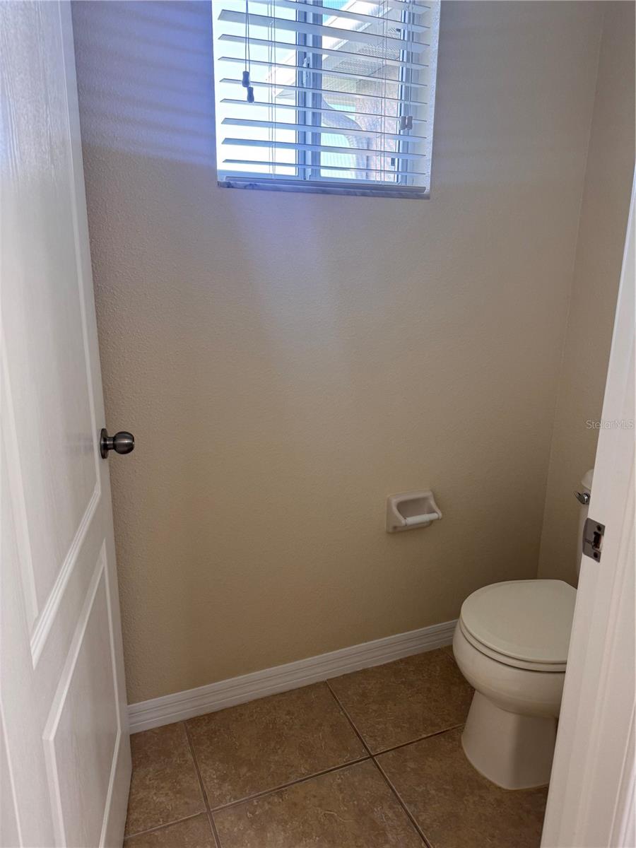 Image 22 of 27 For 15511 Campden Street