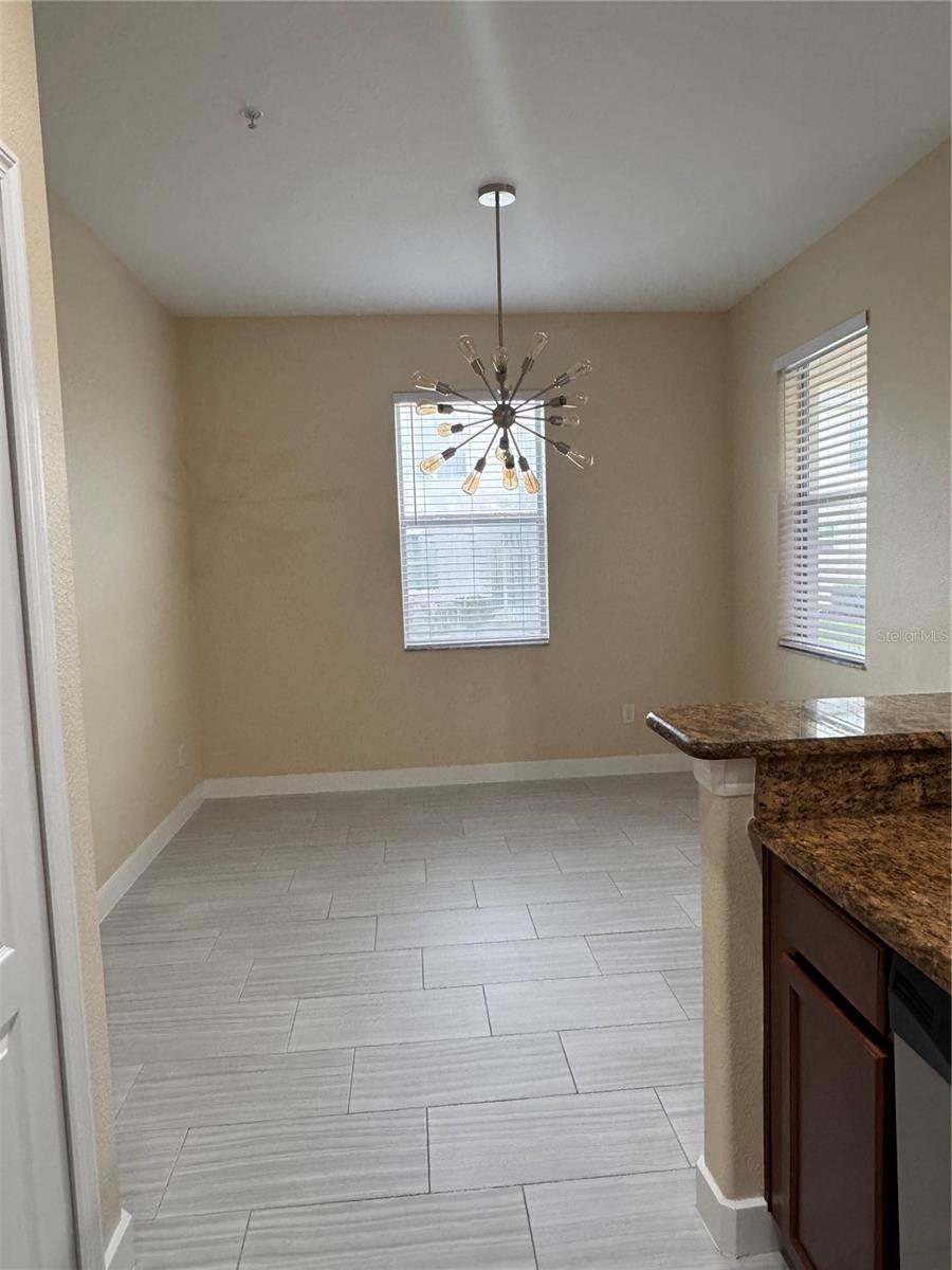 Image 5 of 27 For 15511 Campden Street