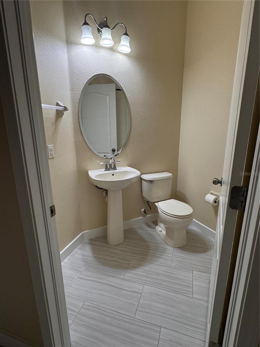 Image 8 of 27 For 15511 Campden Street