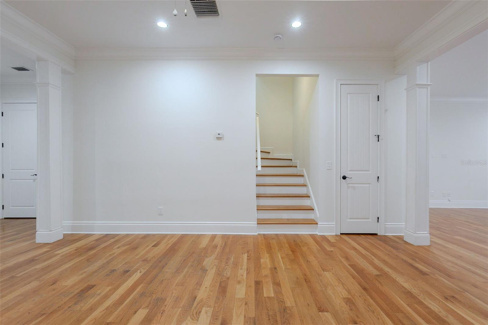 Image 21 of 54 For 1513 Bay Villa Place