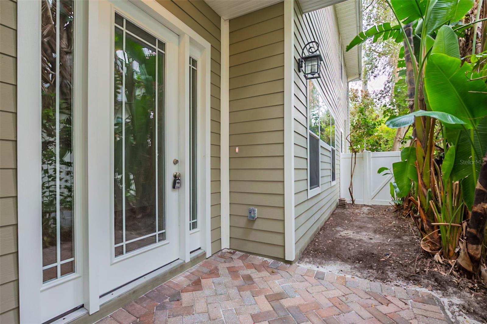 Image 3 of 54 For 1513 Bay Villa Place