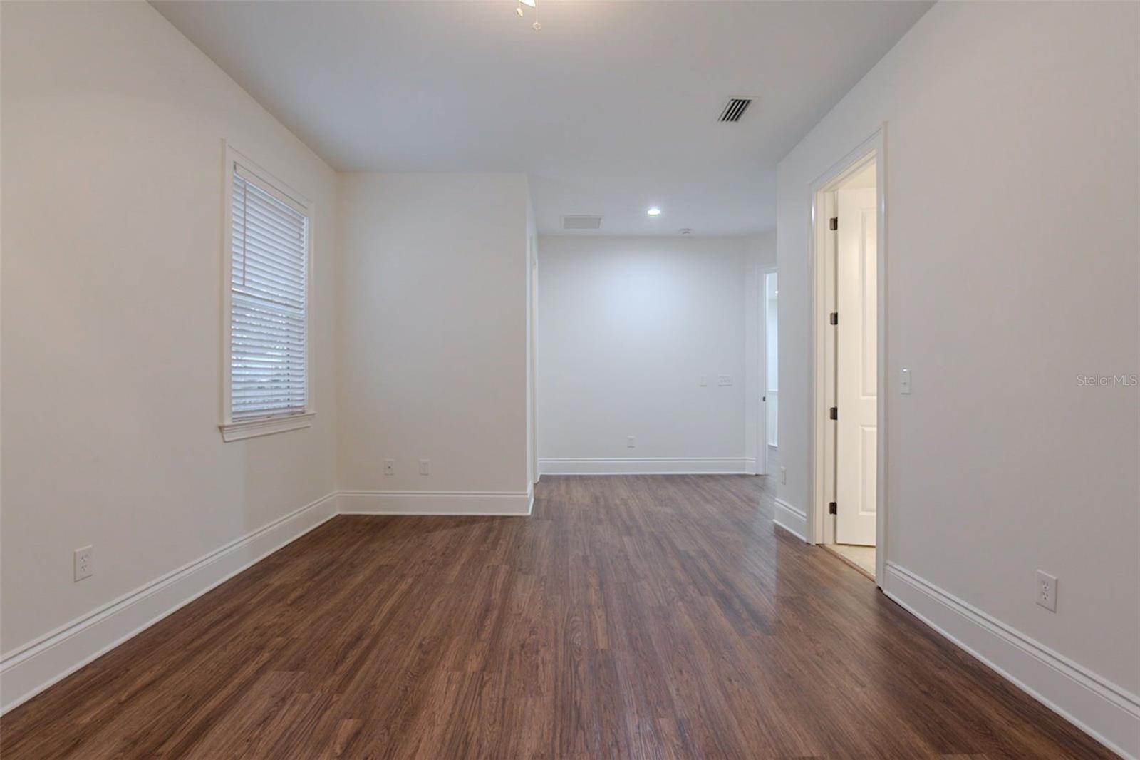 Image 32 of 54 For 1513 Bay Villa Place