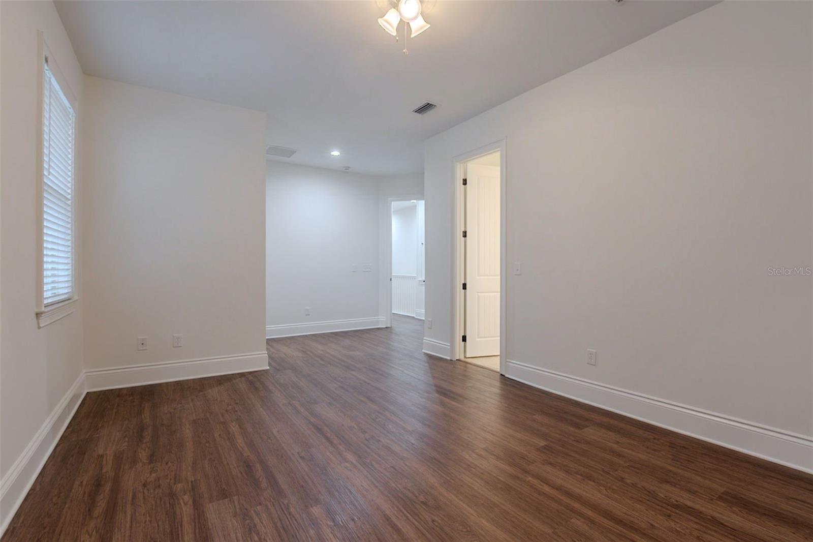 Image 33 of 54 For 1513 Bay Villa Place