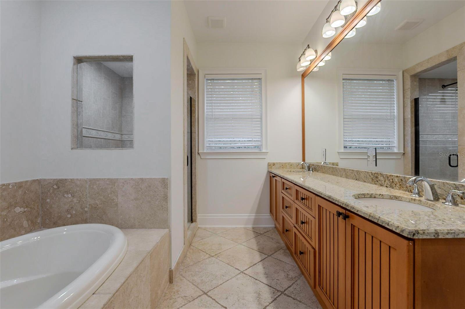 Image 35 of 54 For 1513 Bay Villa Place