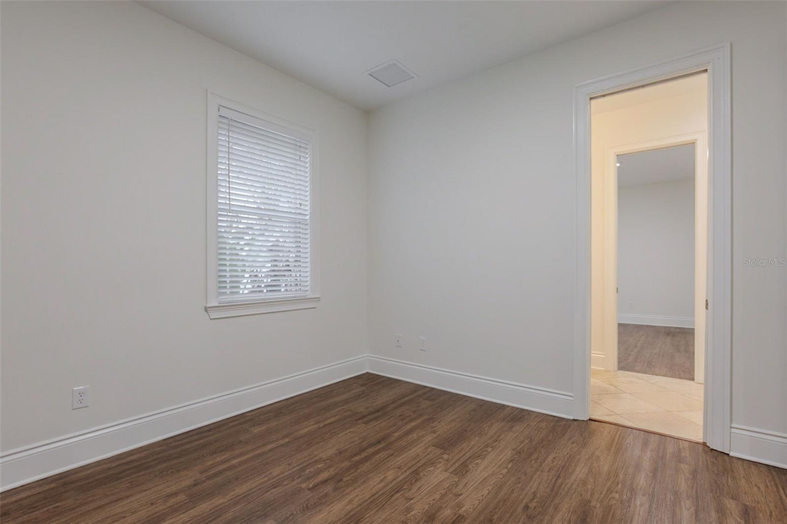 Image 41 of 54 For 1513 Bay Villa Place