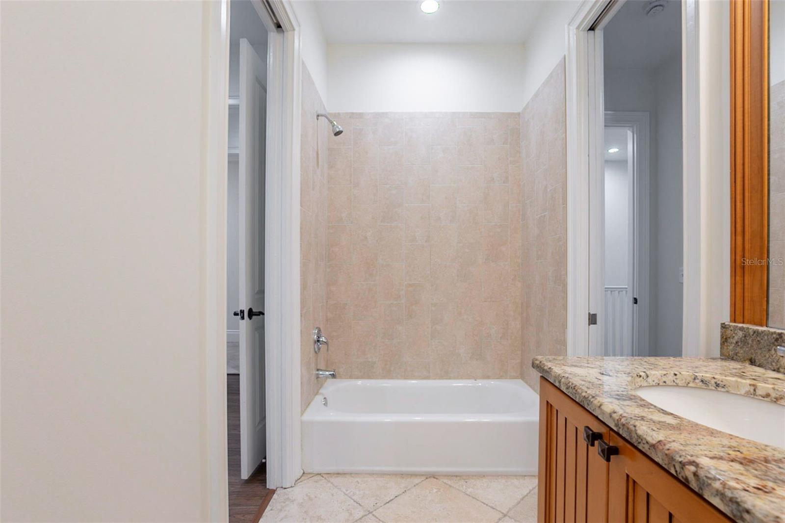 Image 43 of 54 For 1513 Bay Villa Place