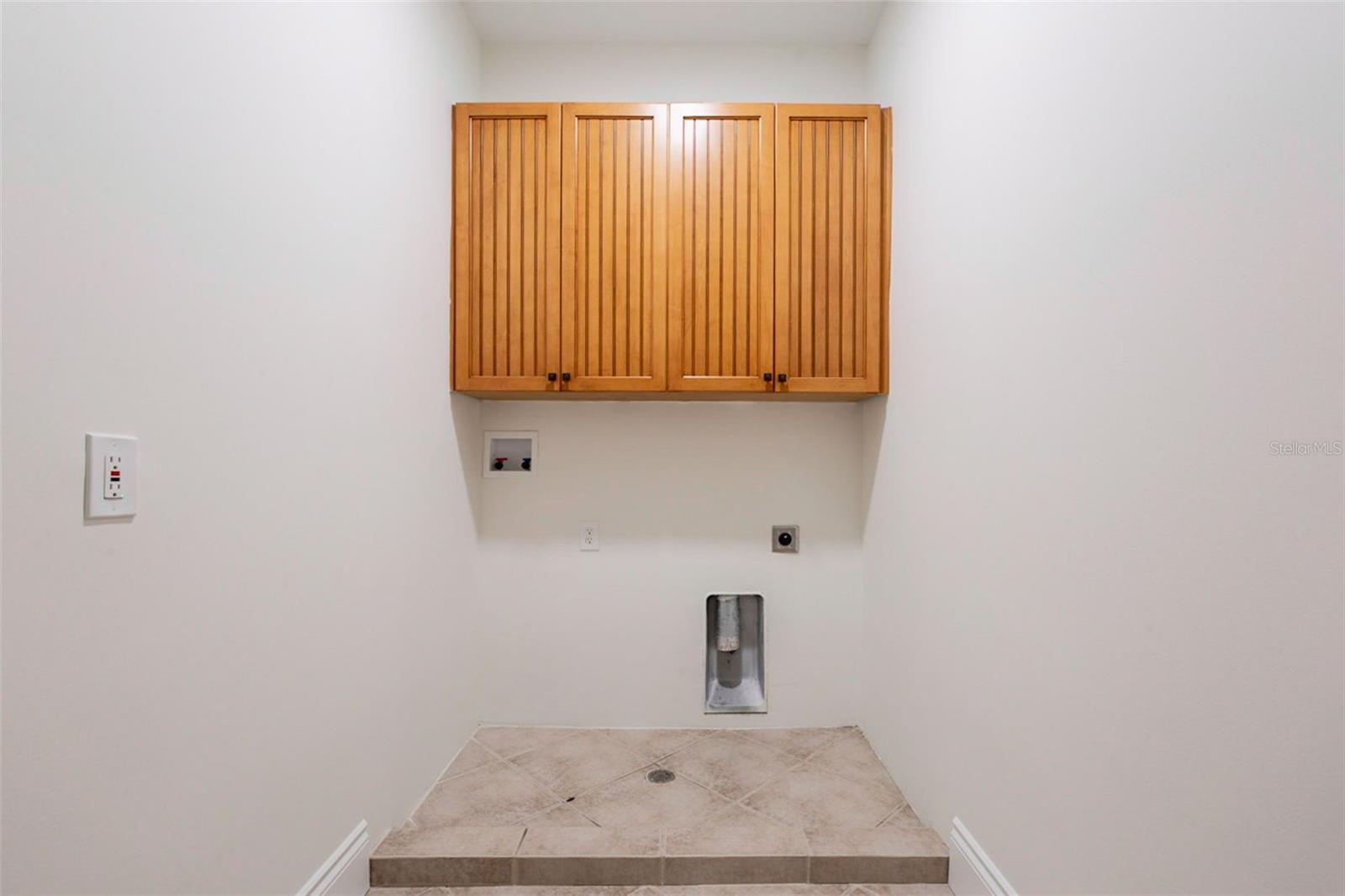 Image 55 of 65 For 1513 Bay Villa Place