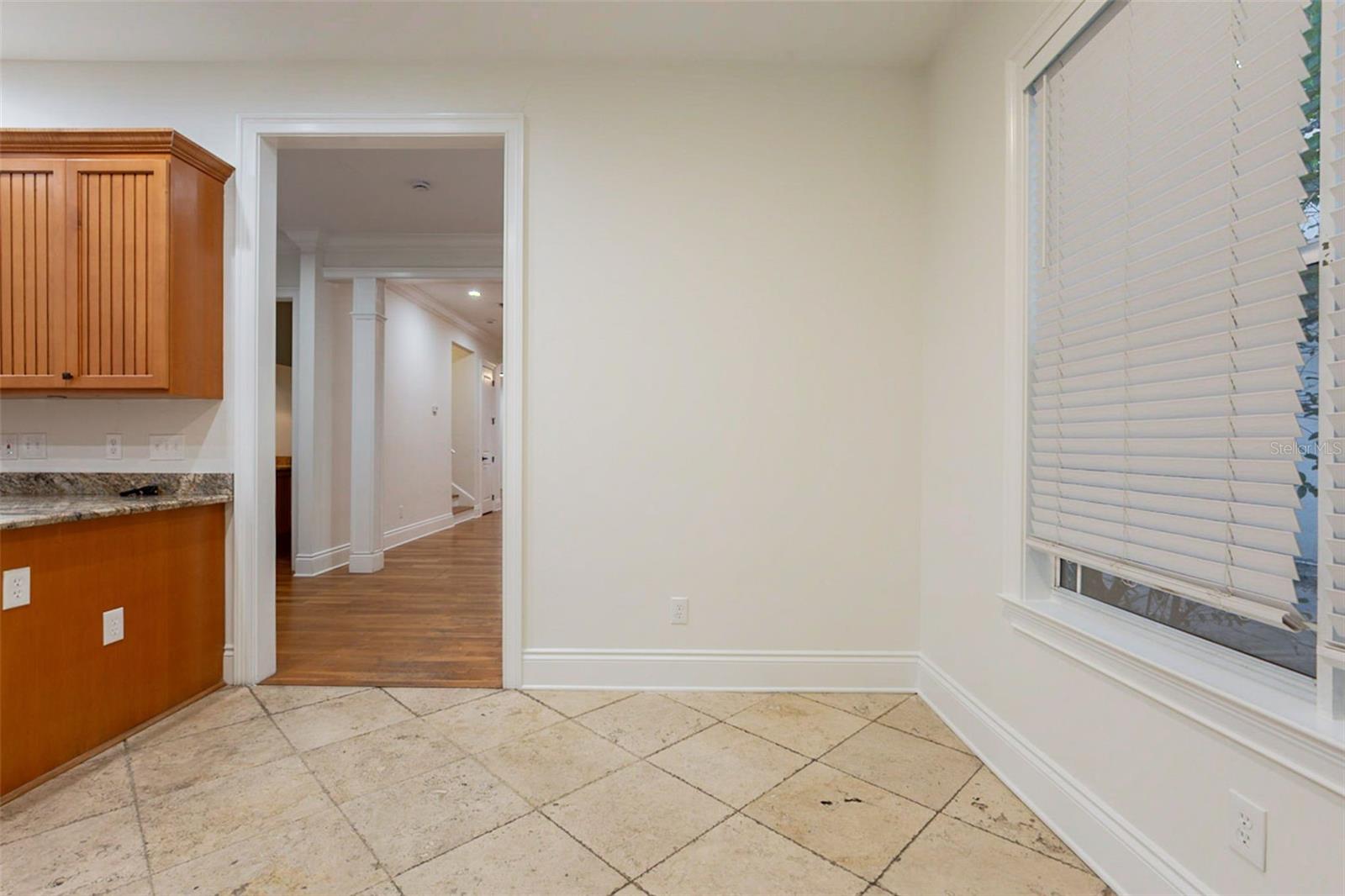 Image 7 of 54 For 1513 Bay Villa Place