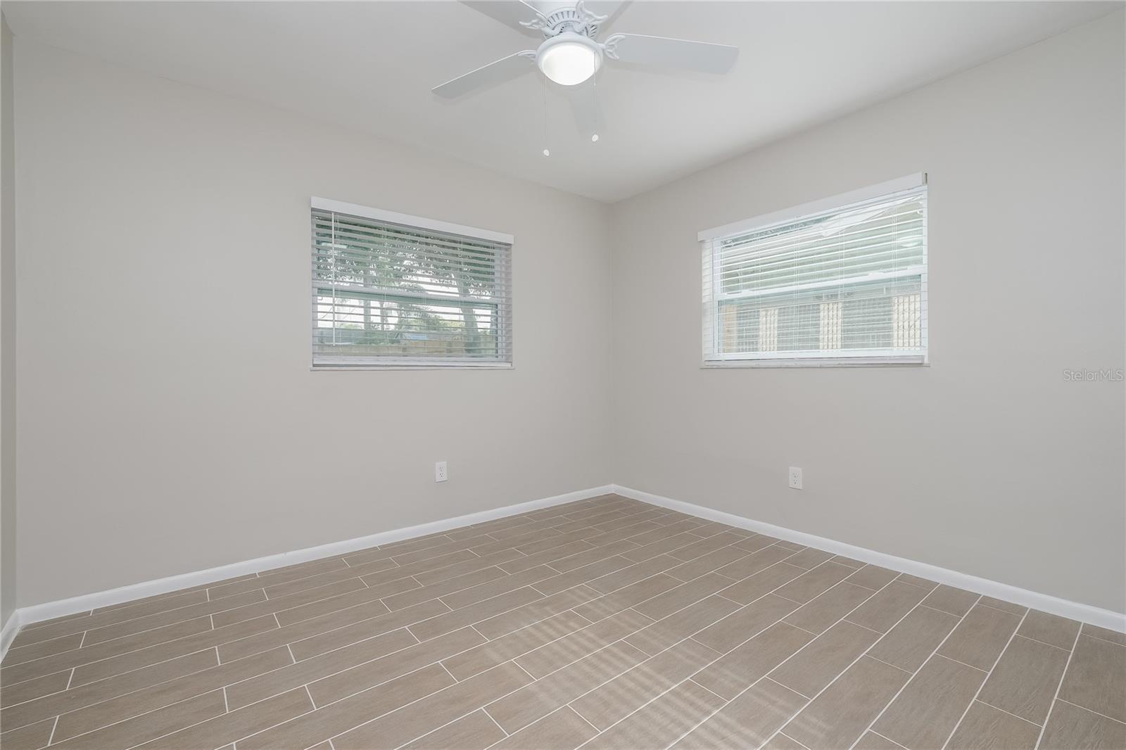 Image 11 of 16 For 1418 Thames Lane