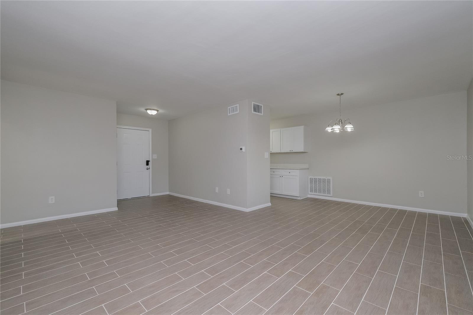 Image 3 of 16 For 1418 Thames Lane