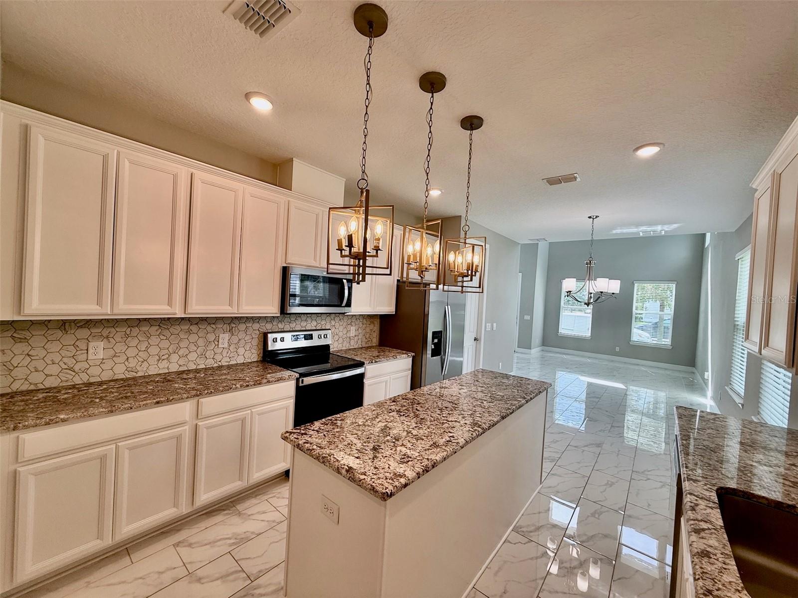 Image 10 of 36 For 7242 Carrickbend Lane
