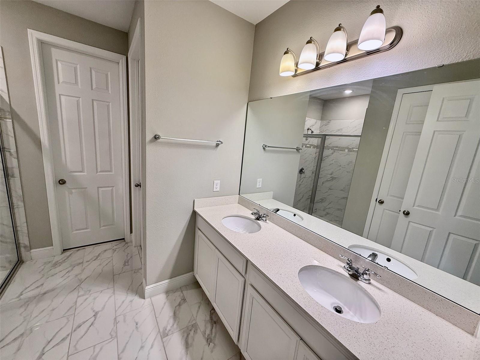 Image 13 of 36 For 7242 Carrickbend Lane