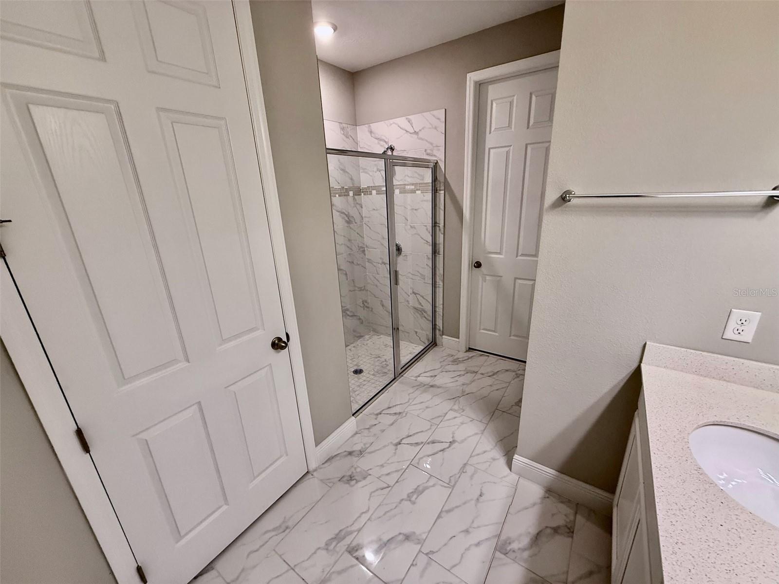 Image 14 of 36 For 7242 Carrickbend Lane