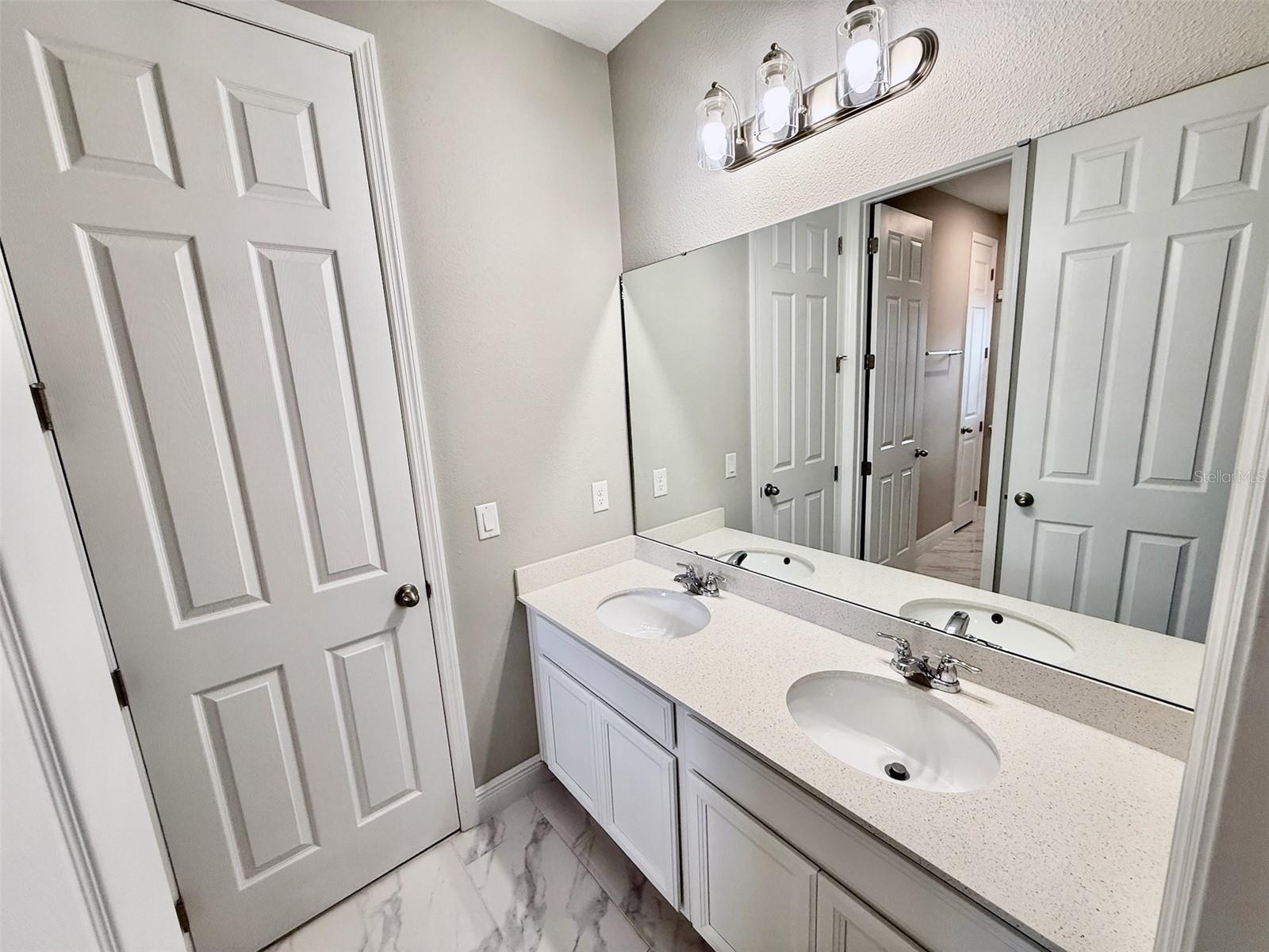 Image 23 of 36 For 7242 Carrickbend Lane