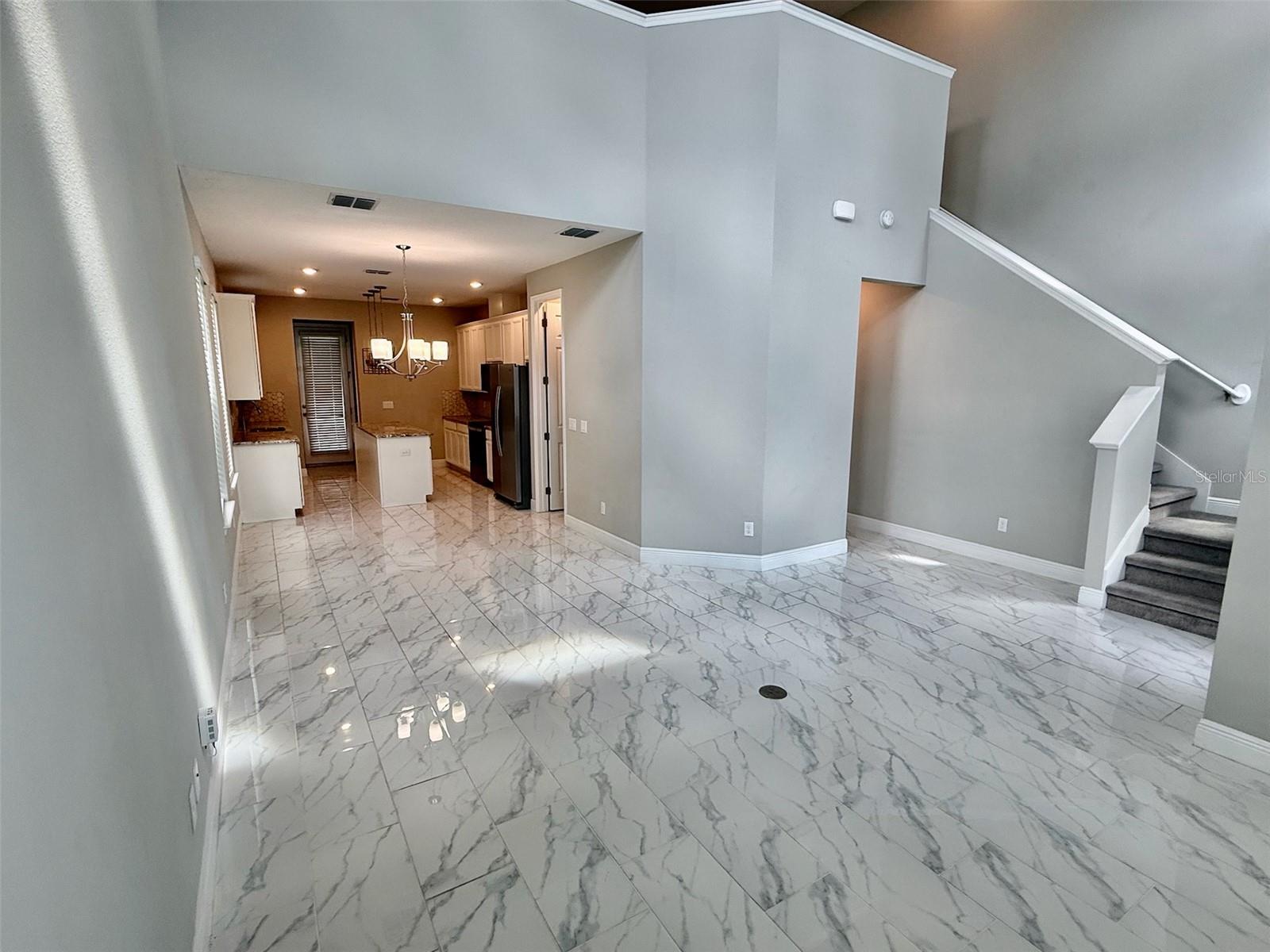 Image 4 of 36 For 7242 Carrickbend Lane