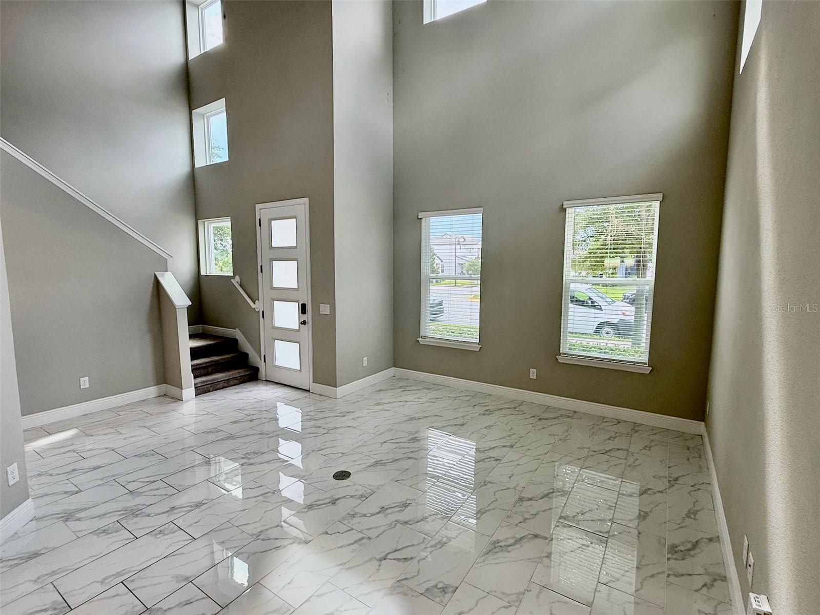 Image 5 of 36 For 7242 Carrickbend Lane