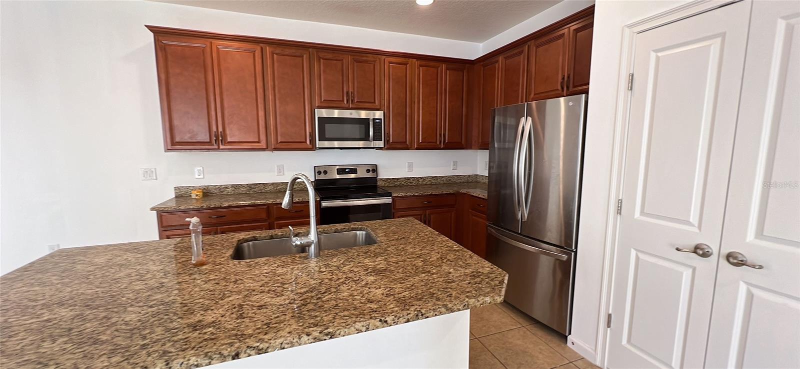 Image 10 of 63 For 817 Opal Court