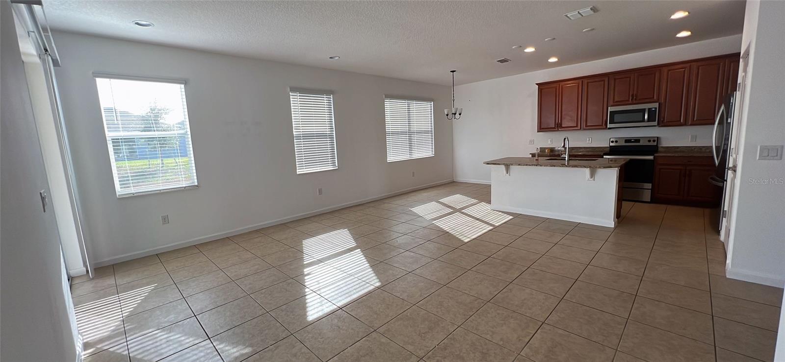 Image 11 of 63 For 817 Opal Court