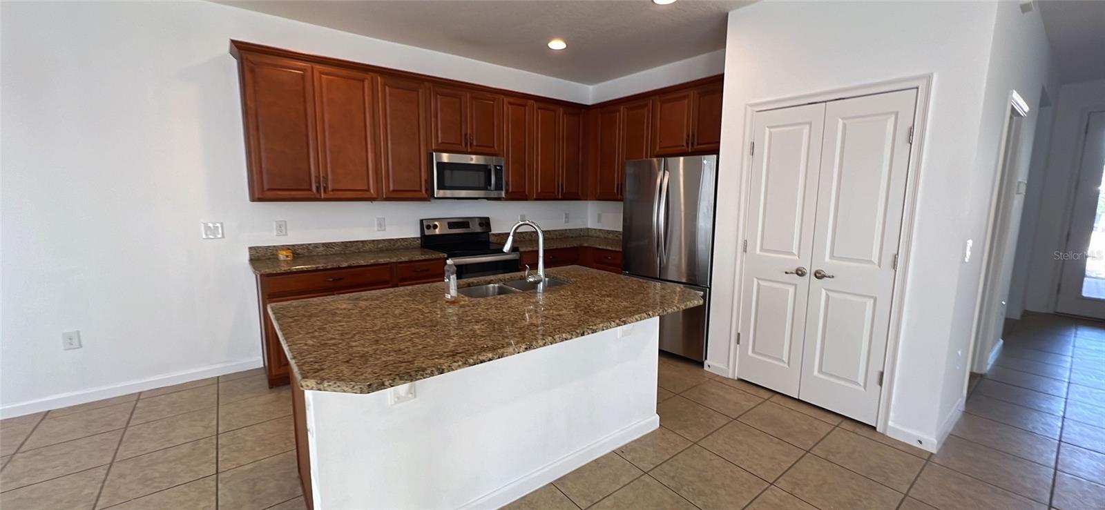 Image 7 of 63 For 817 Opal Court