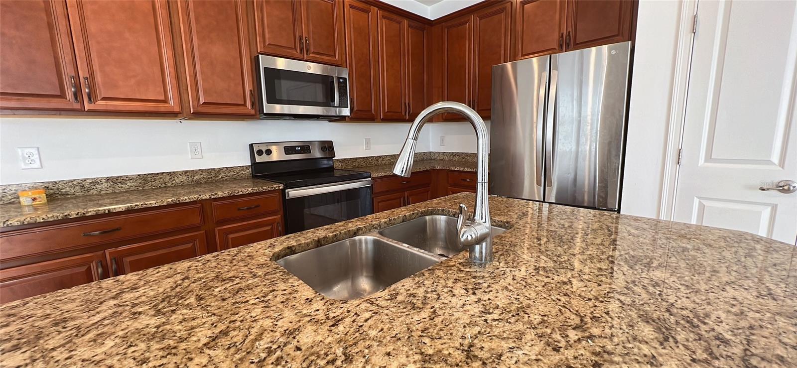 Image 8 of 63 For 817 Opal Court