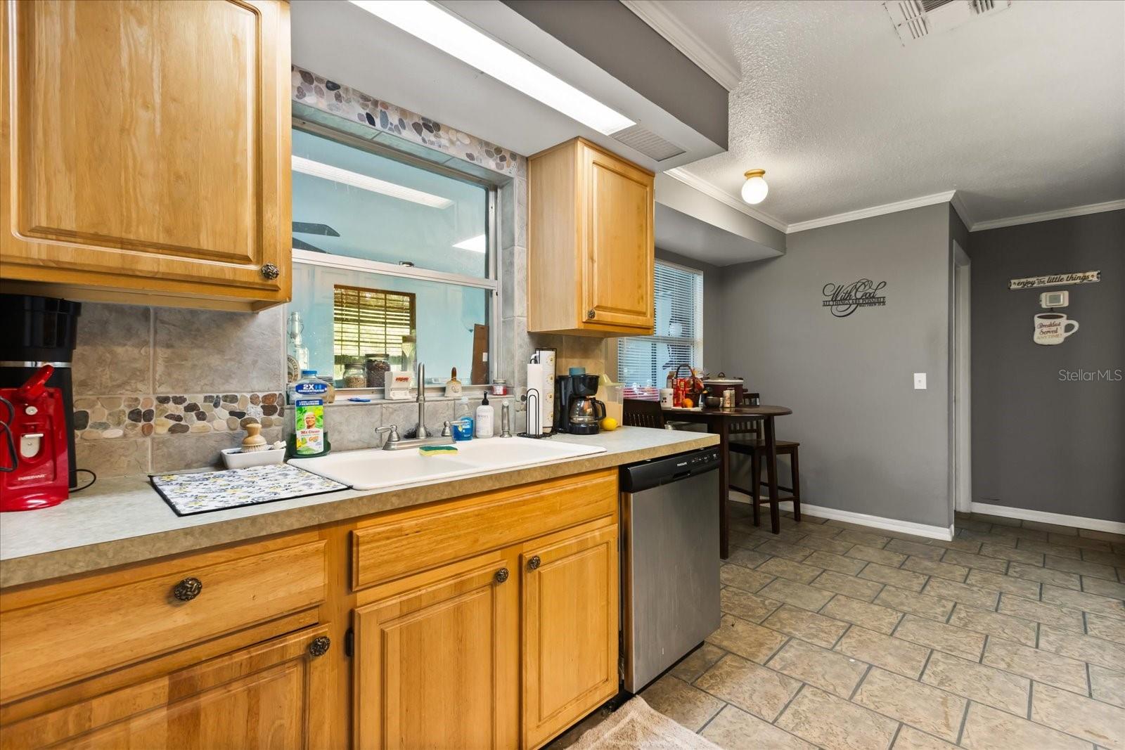 Image 11 of 36 For 460 Hidden Ridge Drive