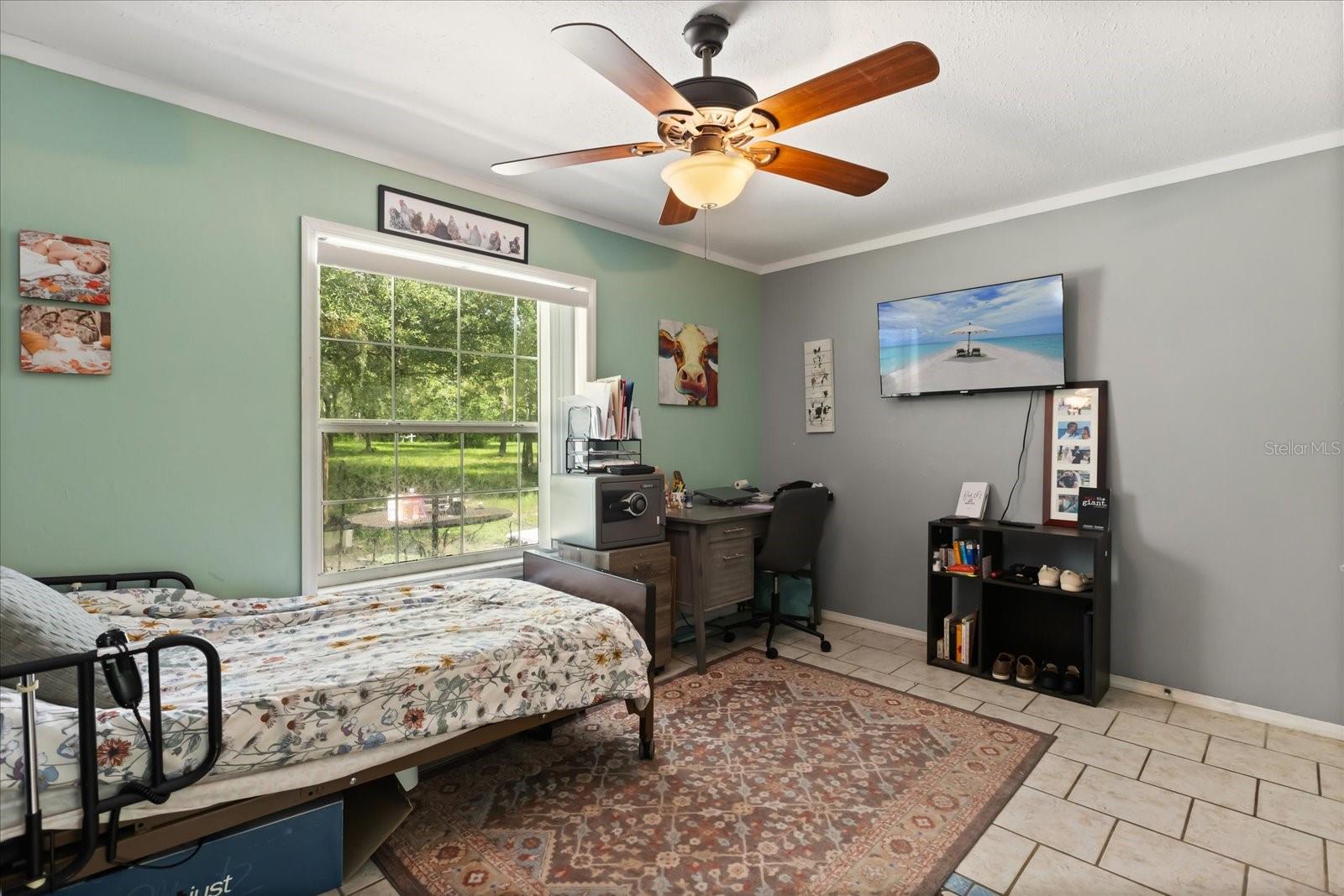 Image 17 of 36 For 460 Hidden Ridge Drive