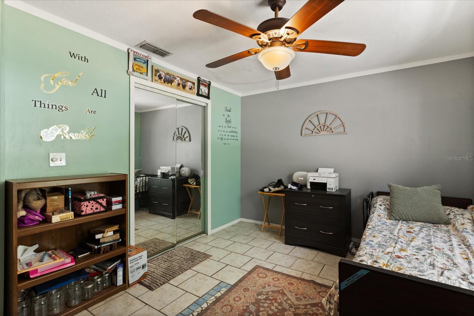 Image 18 of 36 For 460 Hidden Ridge Drive