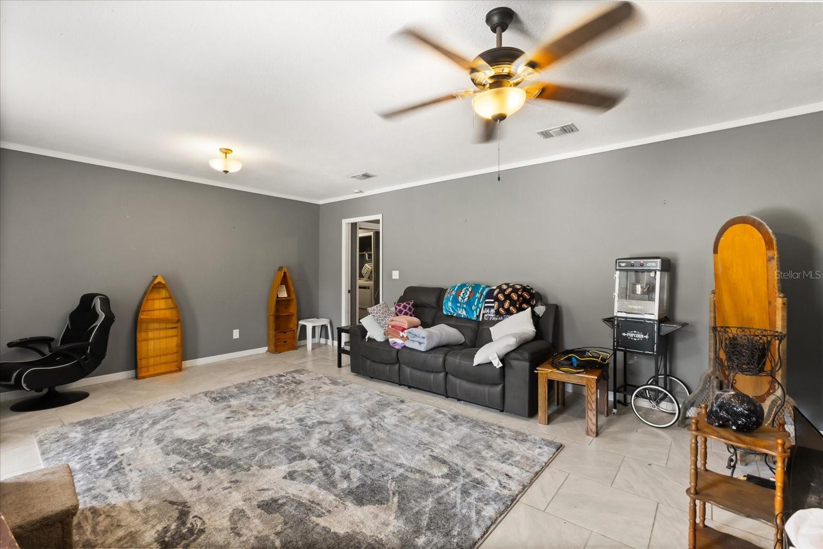 Image 21 of 36 For 460 Hidden Ridge Drive