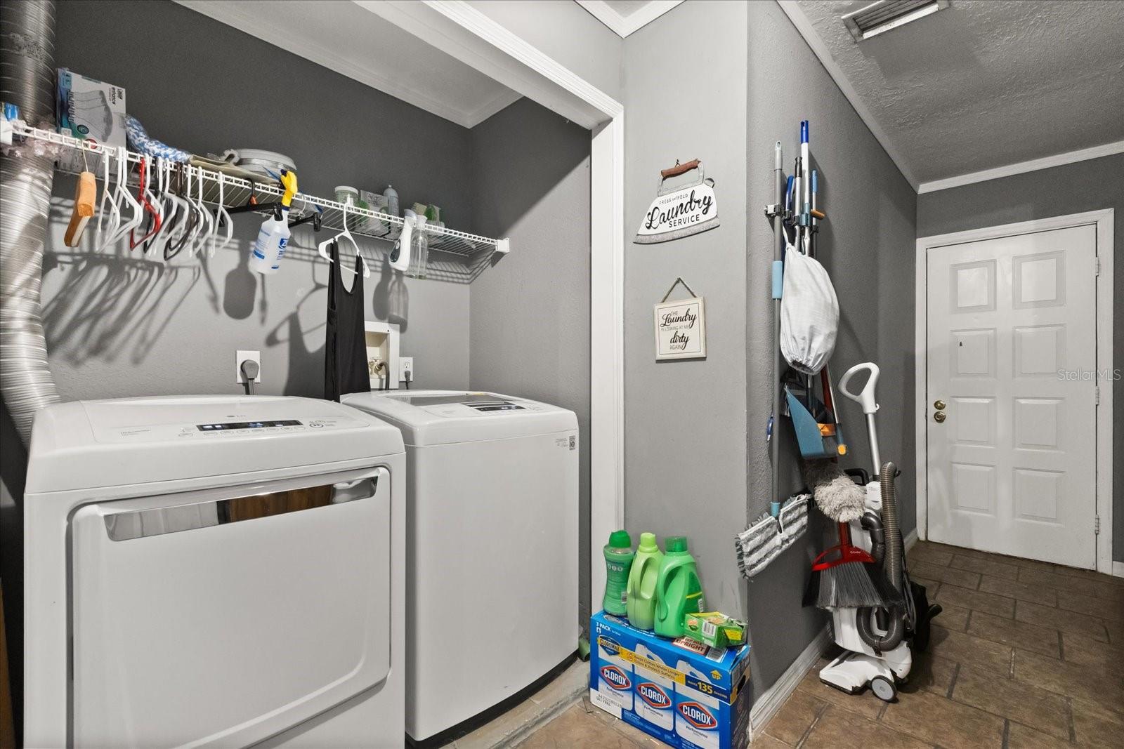 Image 22 of 36 For 460 Hidden Ridge Drive