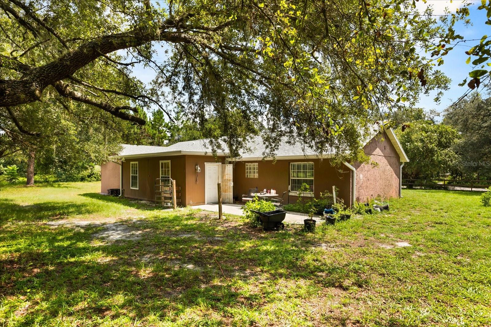 Image 28 of 36 For 460 Hidden Ridge Drive