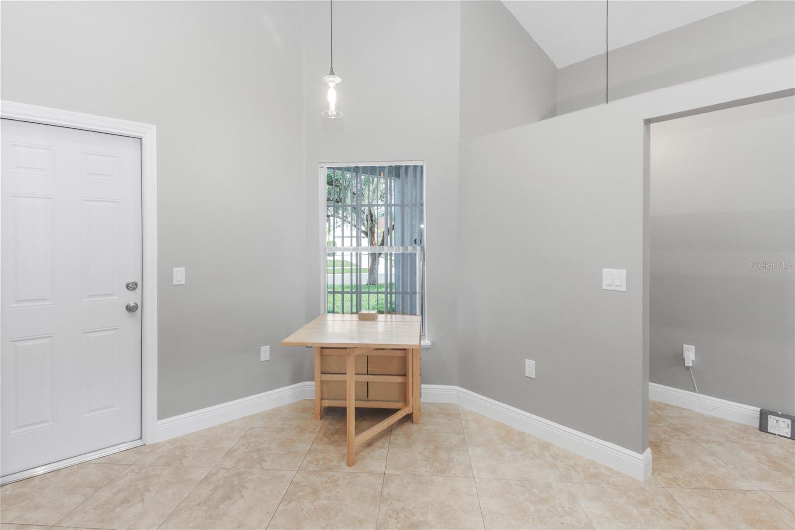 Image 7 of 20 For 707 Brightview Drive