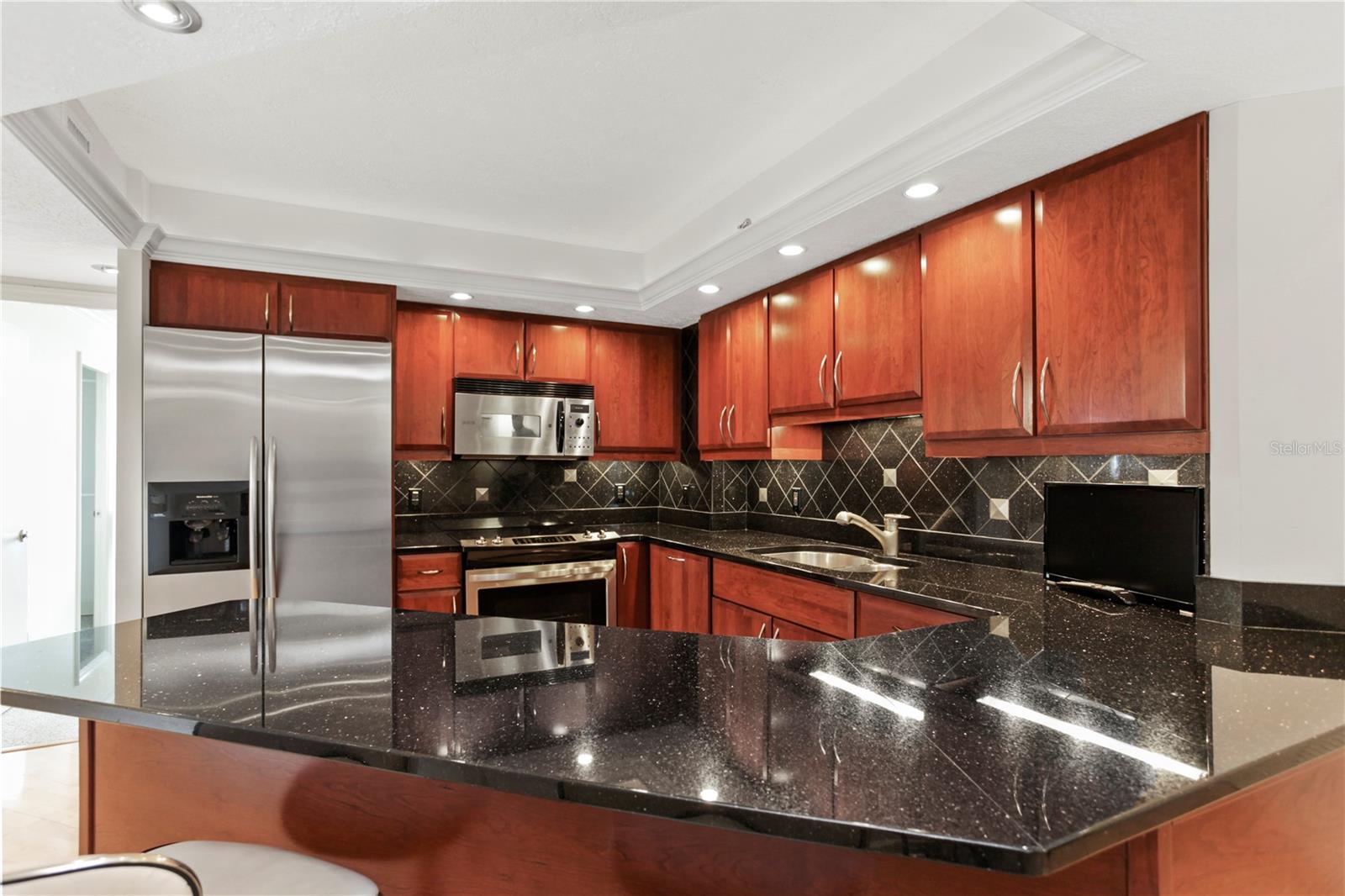 Image 10 of 28 For 400 Colonial Drive 1602