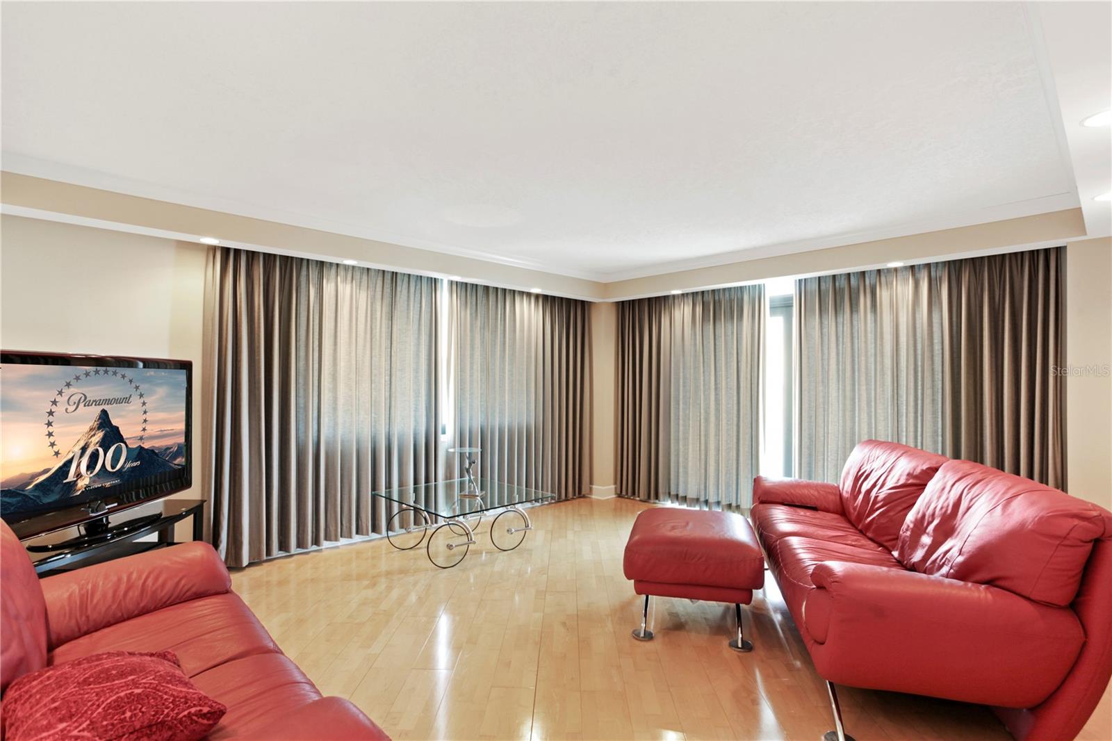 Image 11 of 28 For 400 Colonial Drive 1602