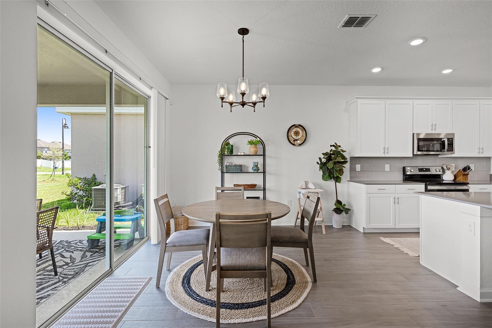 Listing photo id 16 for 11791 Language Way