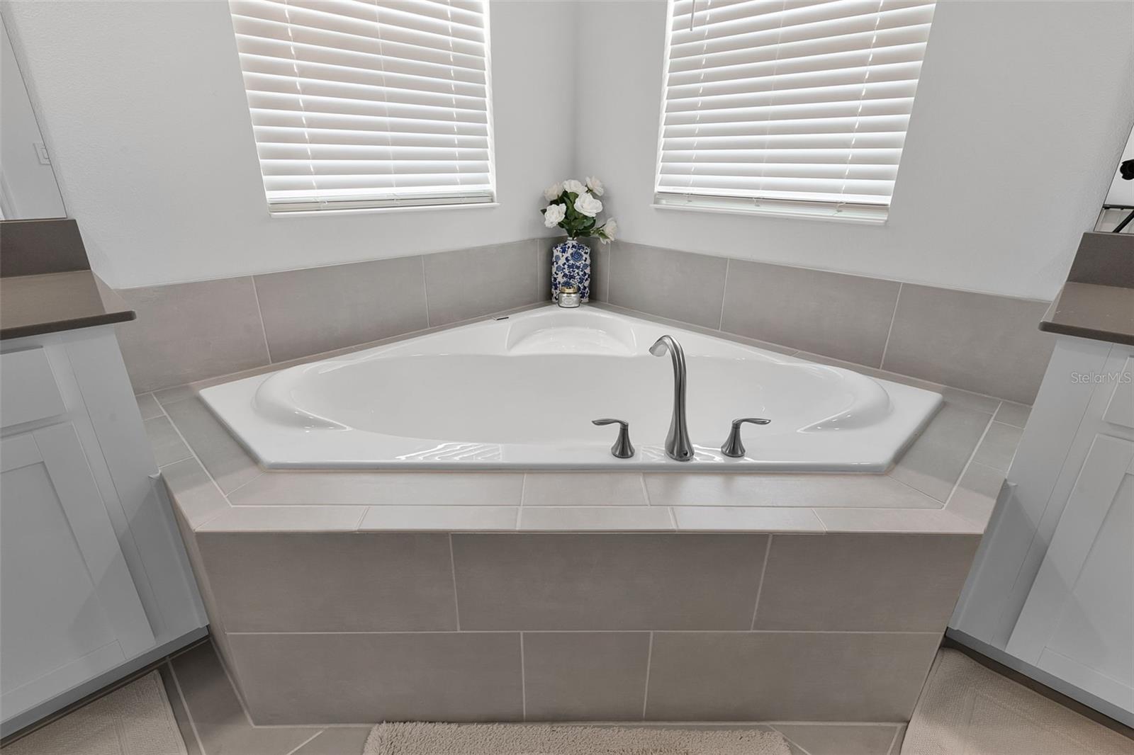 Listing photo id 34 for 11791 Language Way