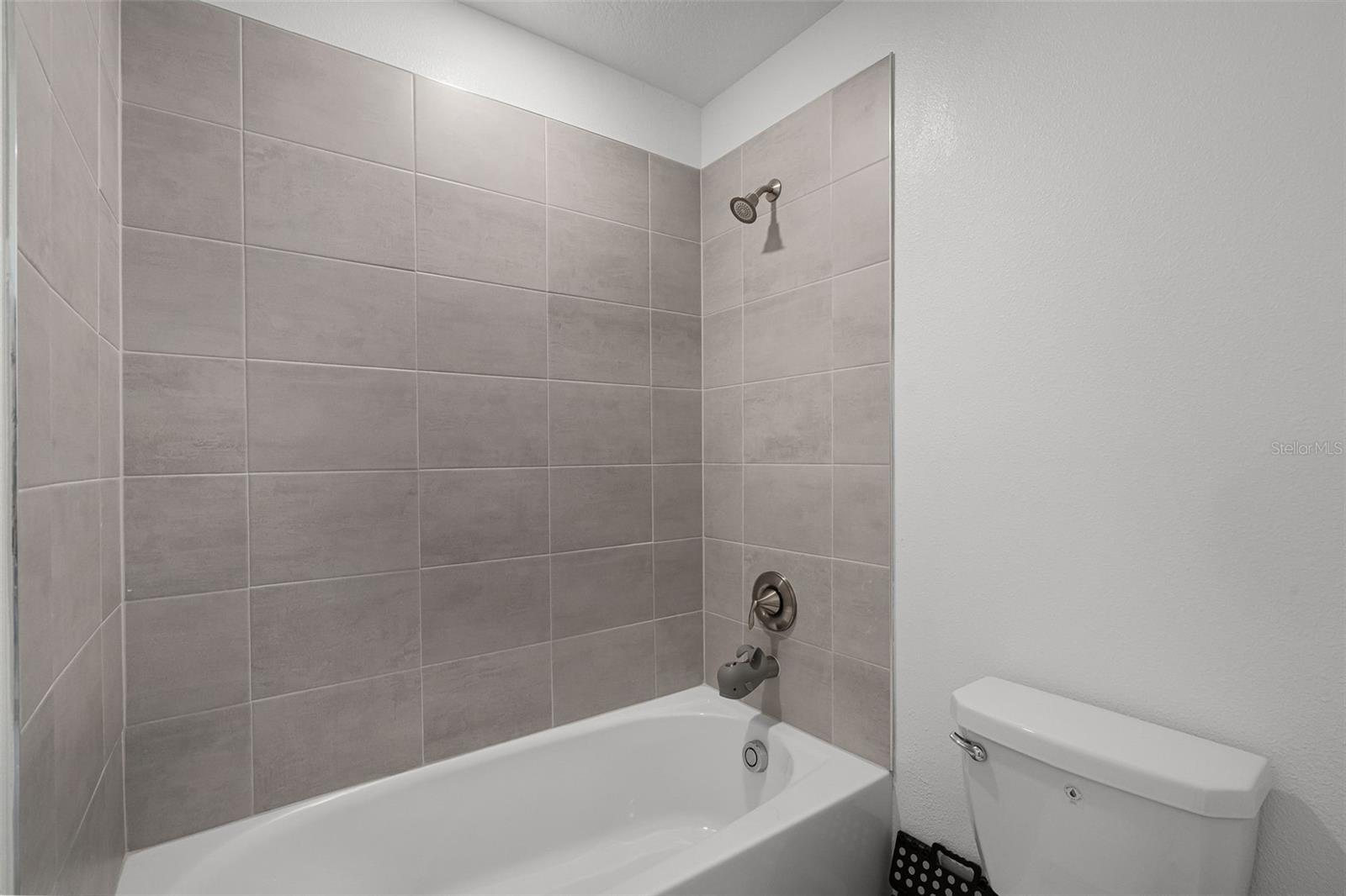 Listing photo id 40 for 11791 Language Way