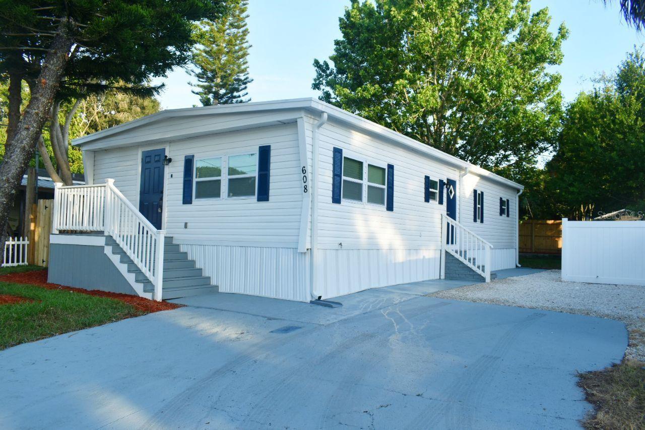 Image 3 of 16 For 608 River Village Drive
