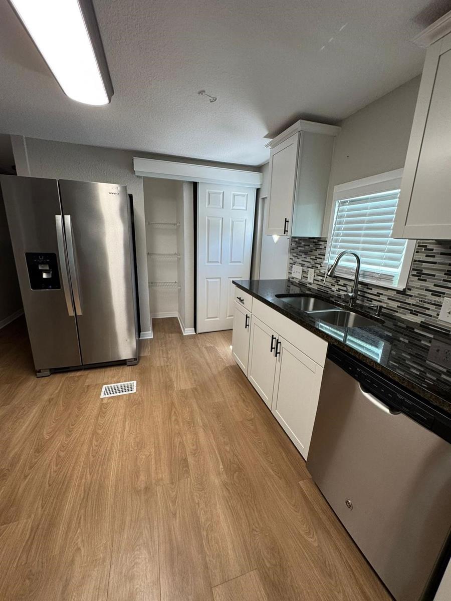 Image 4 of 16 For 608 River Village Drive