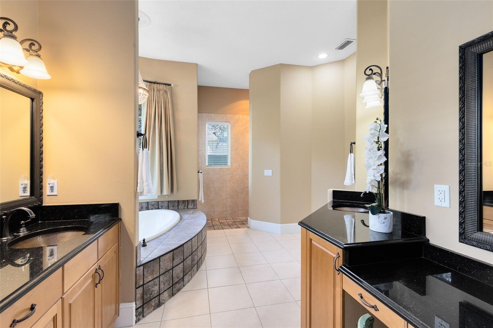 Image 22 of 46 For 202 Arrowhead Court