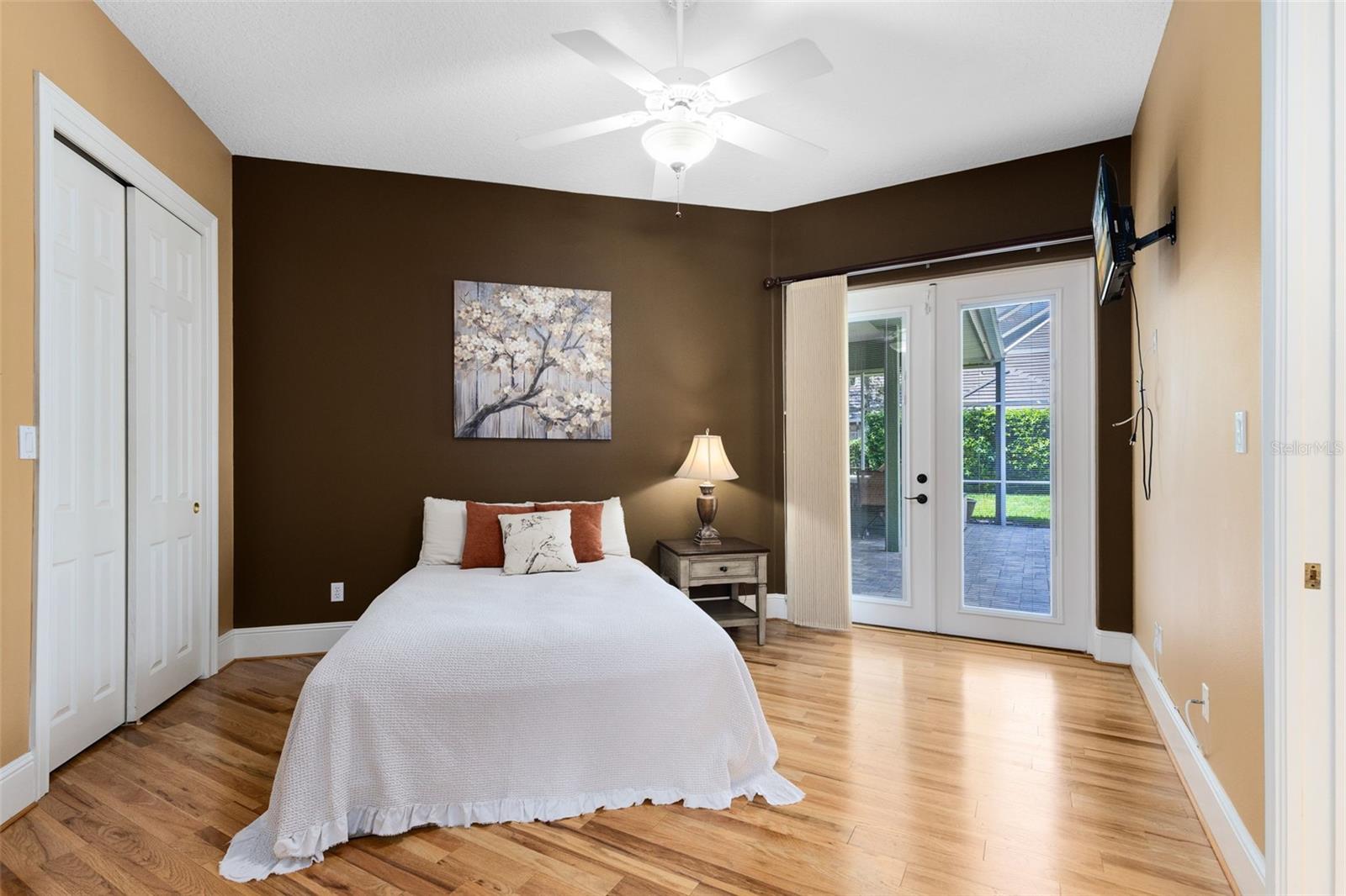 Image 32 of 46 For 202 Arrowhead Court