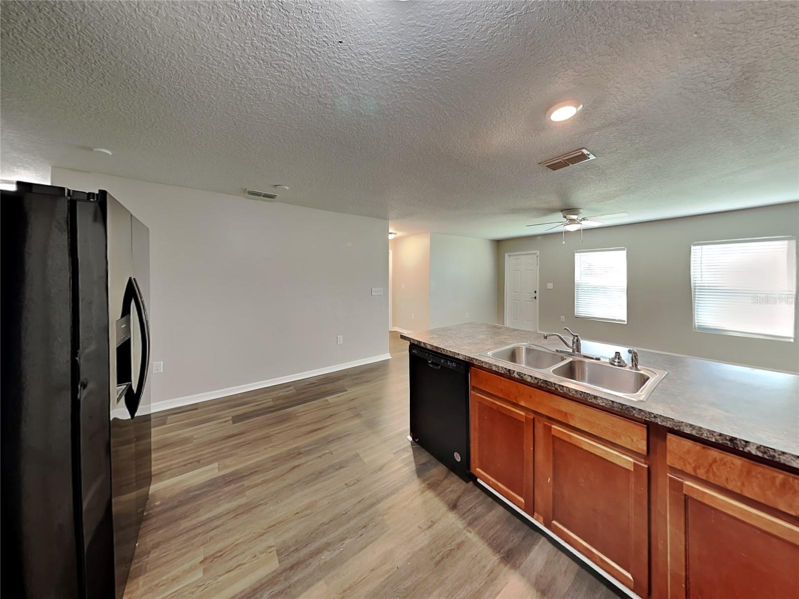 Image 5 of 18 For 275 Elm Court