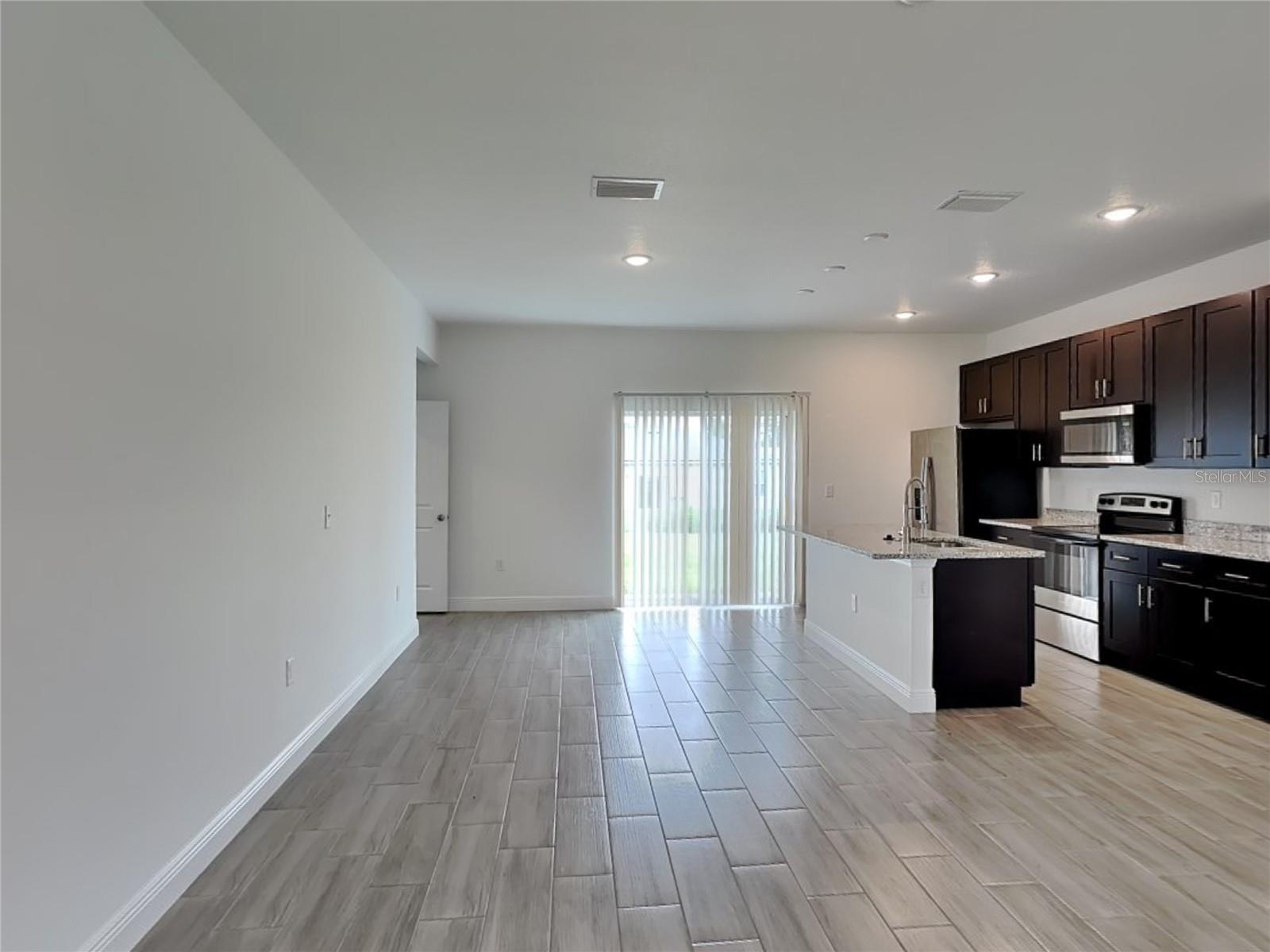 Image 4 of 16 For 209 Marion Oaks Manor