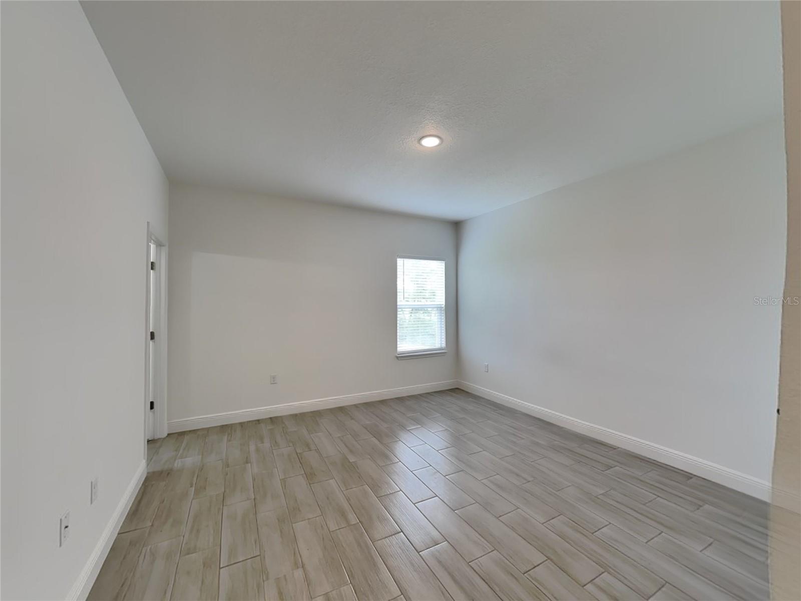 Image 5 of 16 For 209 Marion Oaks Manor